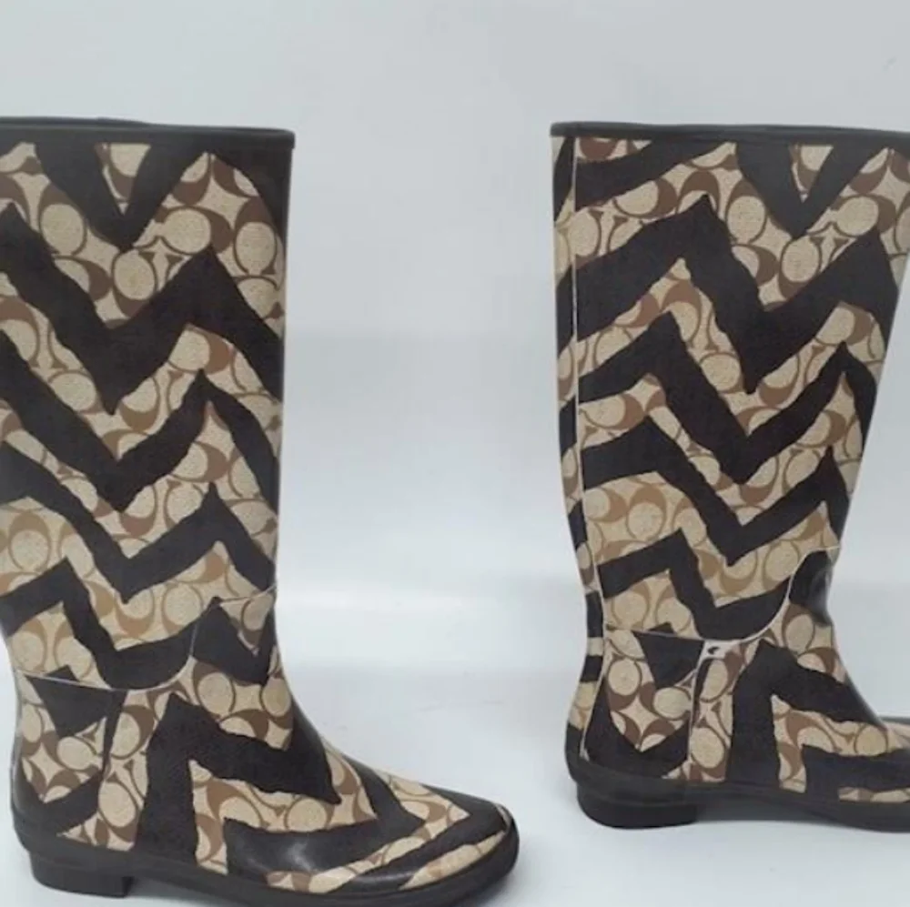 Coach signature print